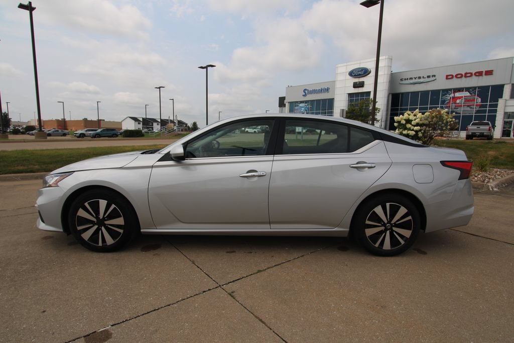 Used 2022 Nissan Altima 2.5 SV FWD image 15