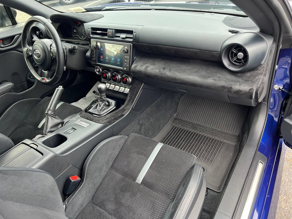 Certified 2025 Toyota GR86 Premium w/ ALL Weather Mat Package (TMS) RWD image 17