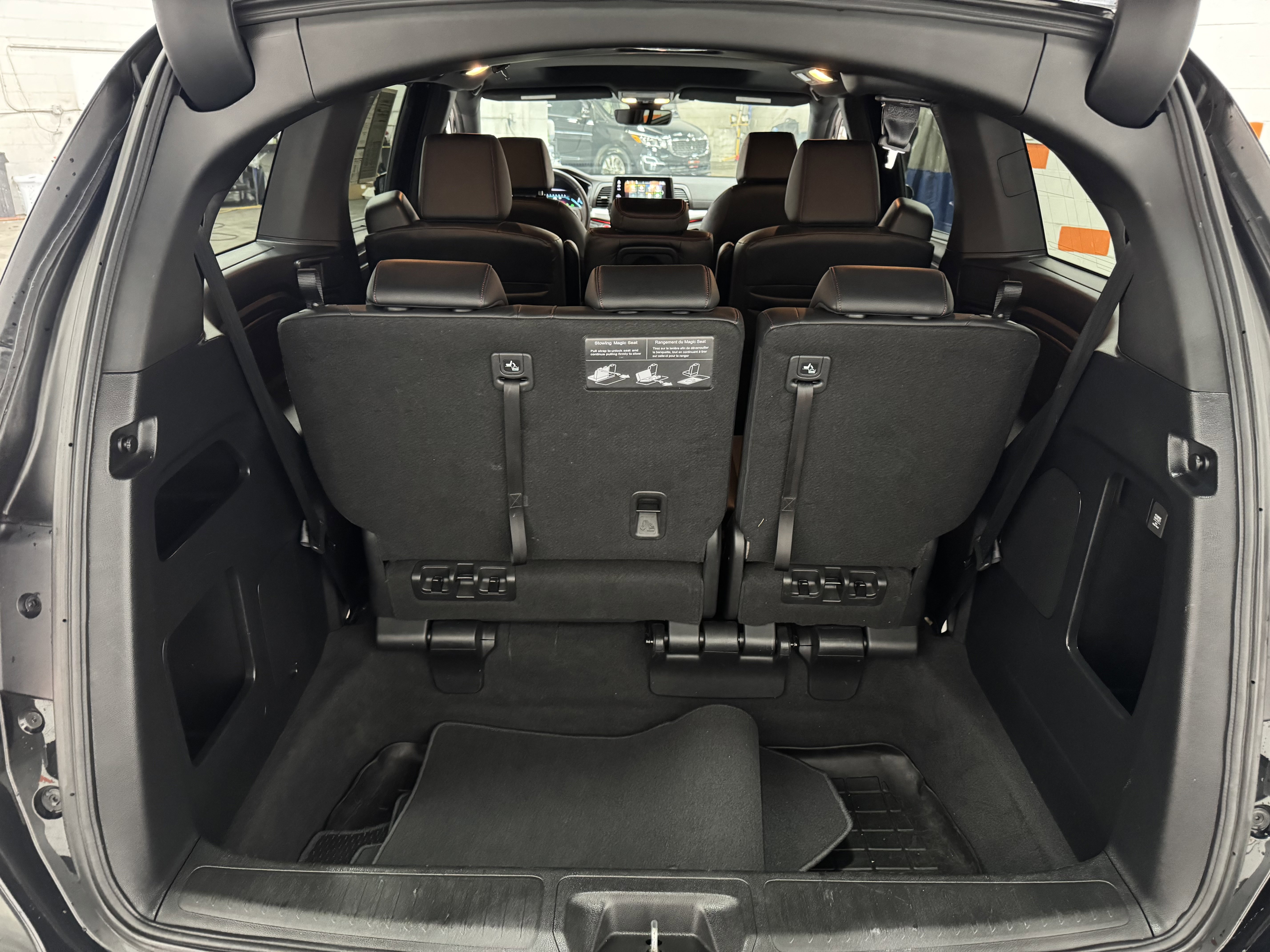 Used 2024 Honda Odyssey Sport image 12