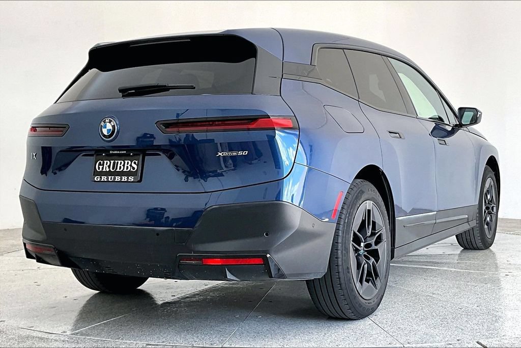 Used 2023 BMW iX xDrive50 AWD/4WD image 14