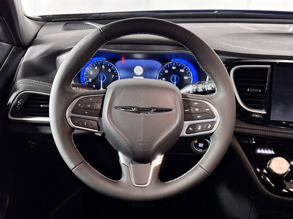 New 2026 Chrysler Pacifica Select AWD/4WD image 13