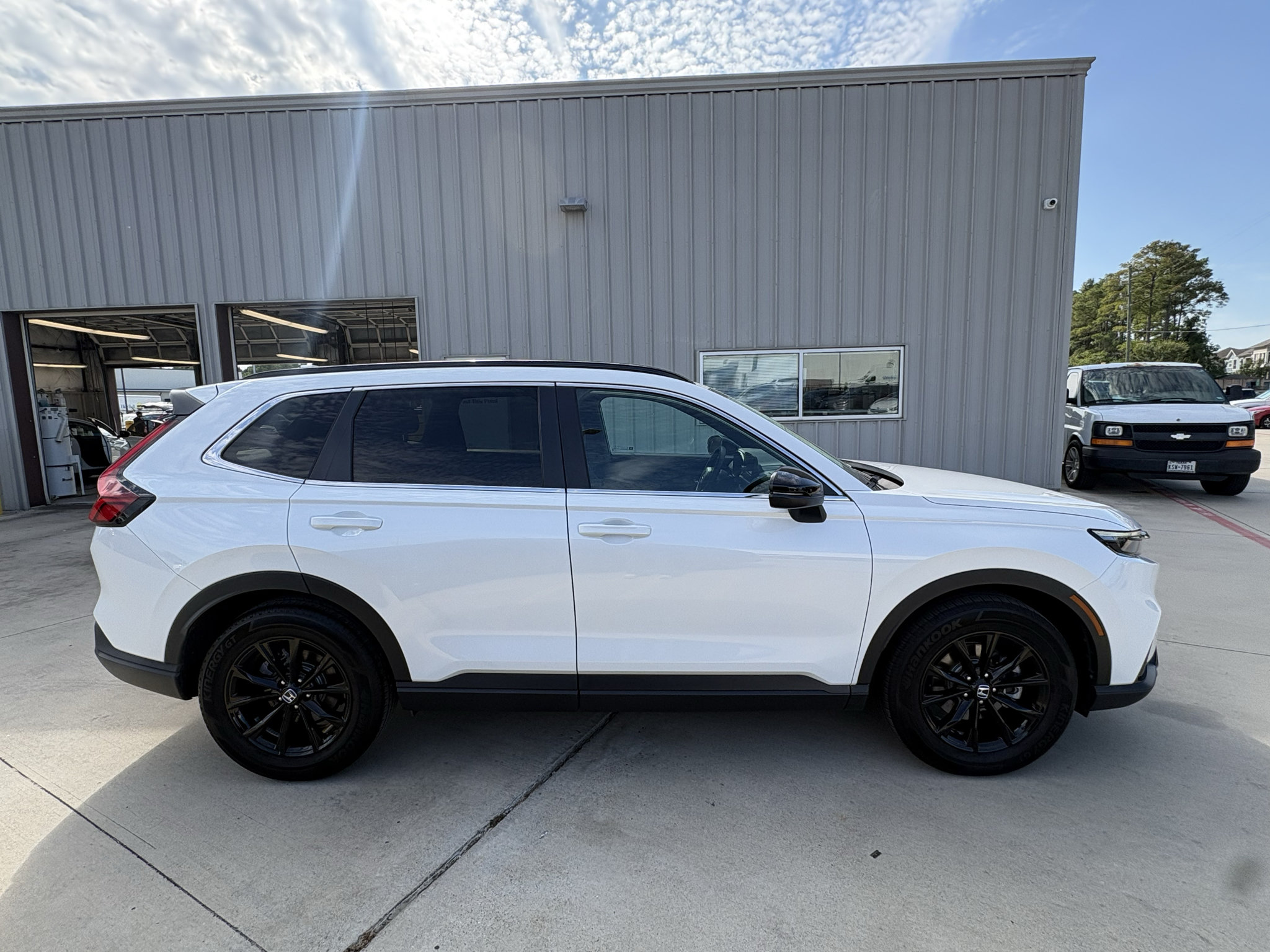 Used 2025 Honda CR-V Sport-L image 6