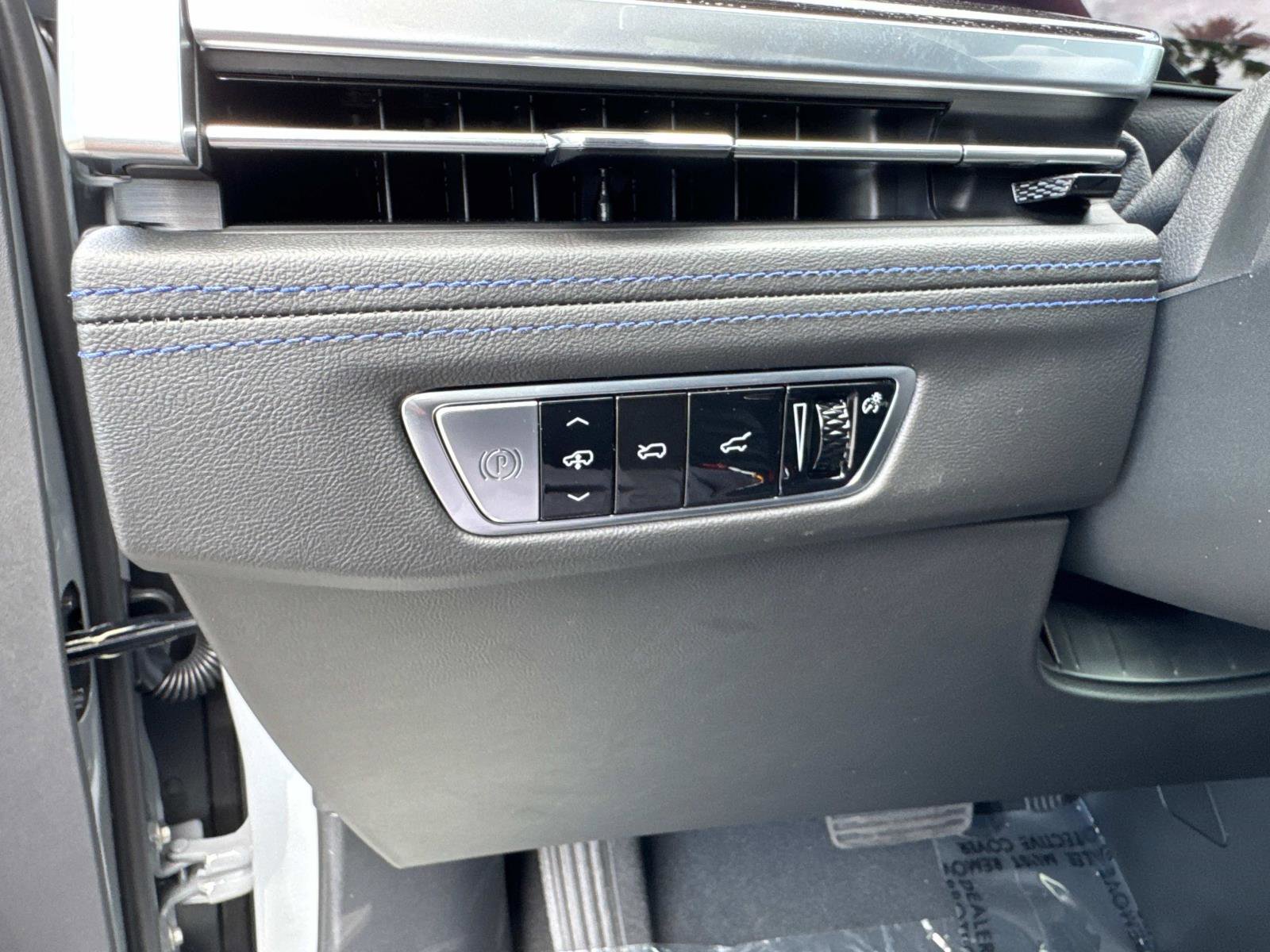 New 2026 Cadillac Escalade IQ Sport 1 w/ LPO, ONYX Package image 33