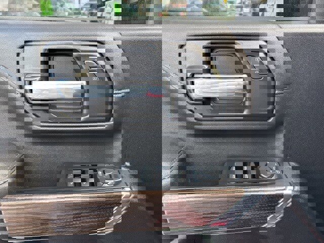 Used 2022 Chevrolet Silverado 2500 LT w/ Convenience Package image 17