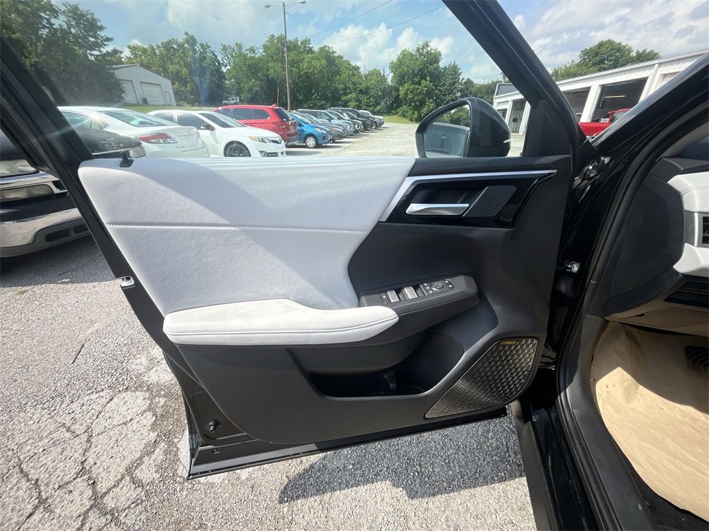 New 2025 Mitsubishi Outlander SE image 13