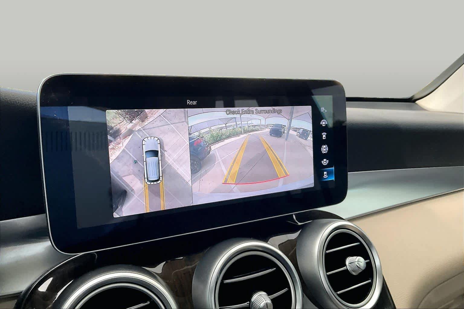 Used 2020 Mercedes-Benz GLC 300 image 26