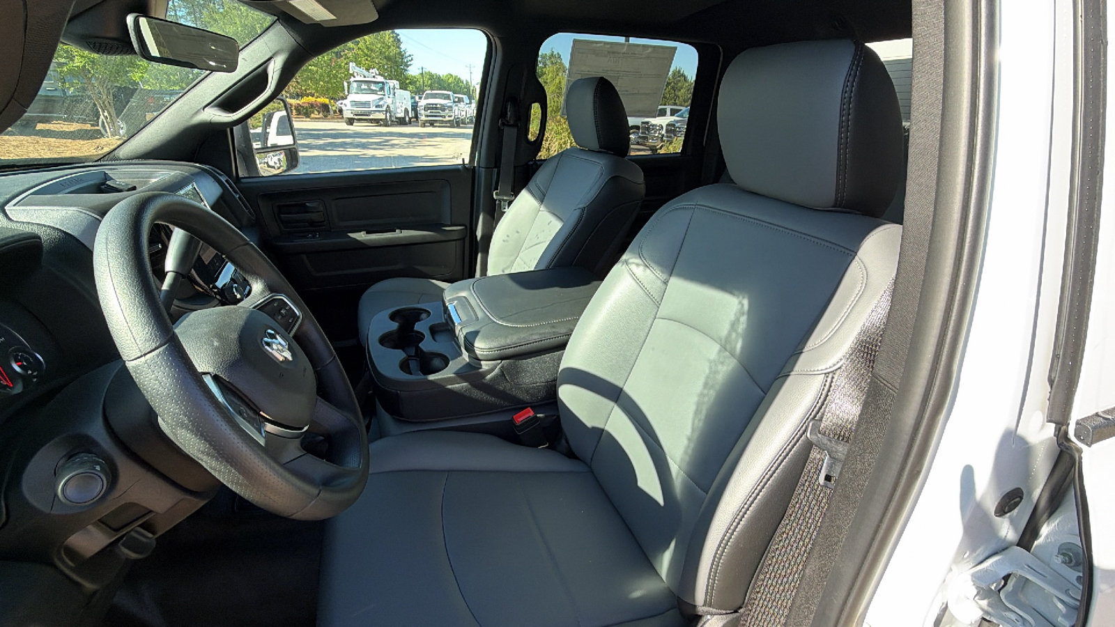 New 2026 RAM 5500 Tradesman w/ Chrome Appearance Group AWD/4WD image 24