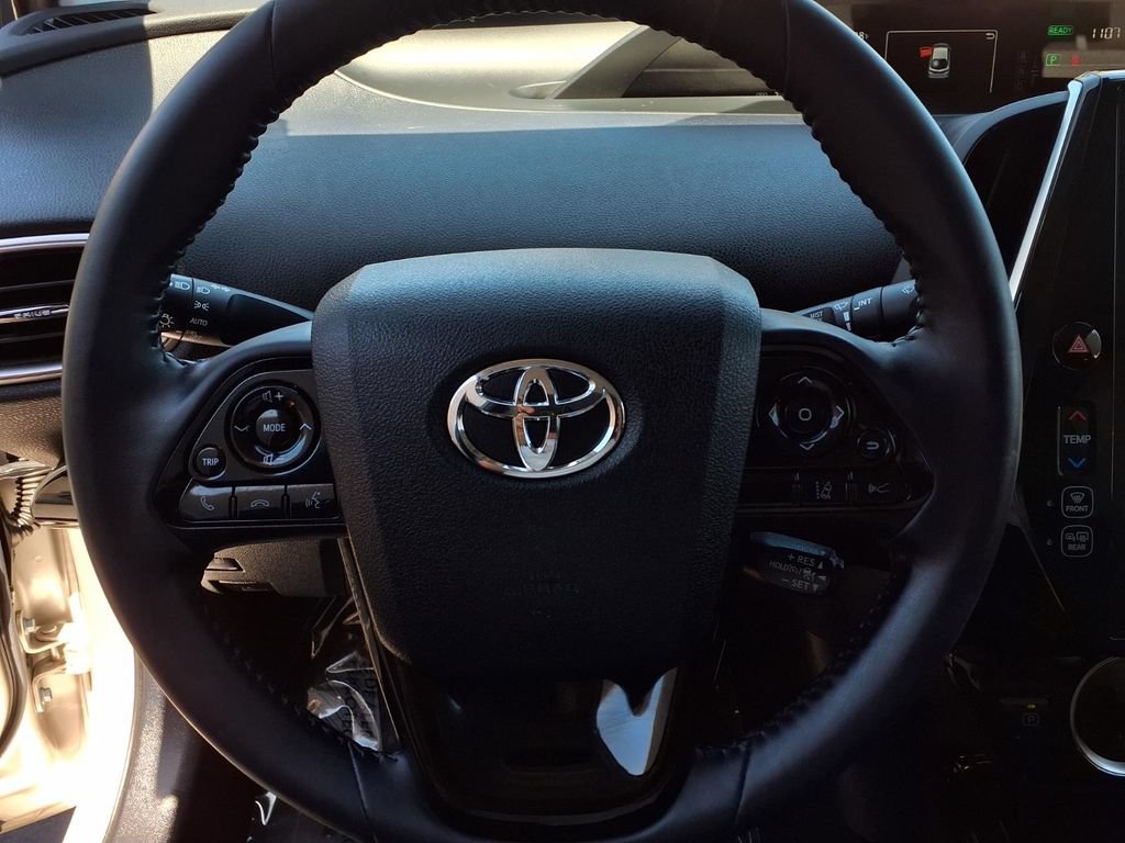Used 2020 Toyota Prius Prime XLE FWD image 13