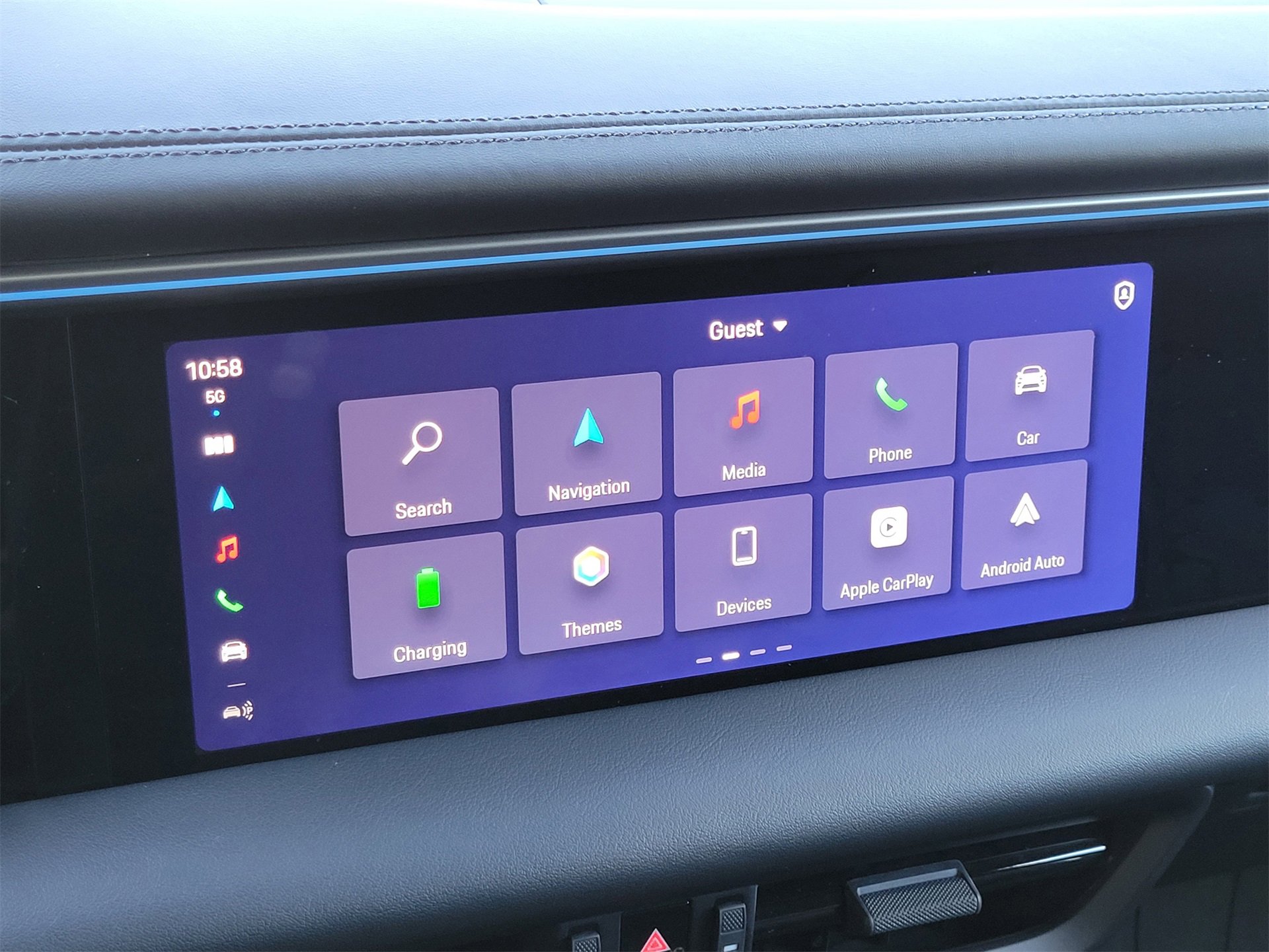 Certified 2024 Porsche Macan 4 Electric image 16