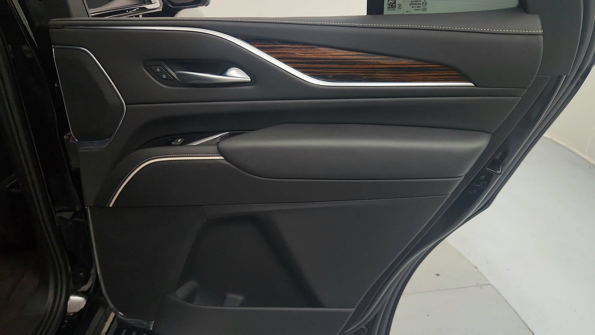 Certified 2023 Cadillac Escalade Premium Luxury w/ LPO, Radiant Package AWD/4WD image 24