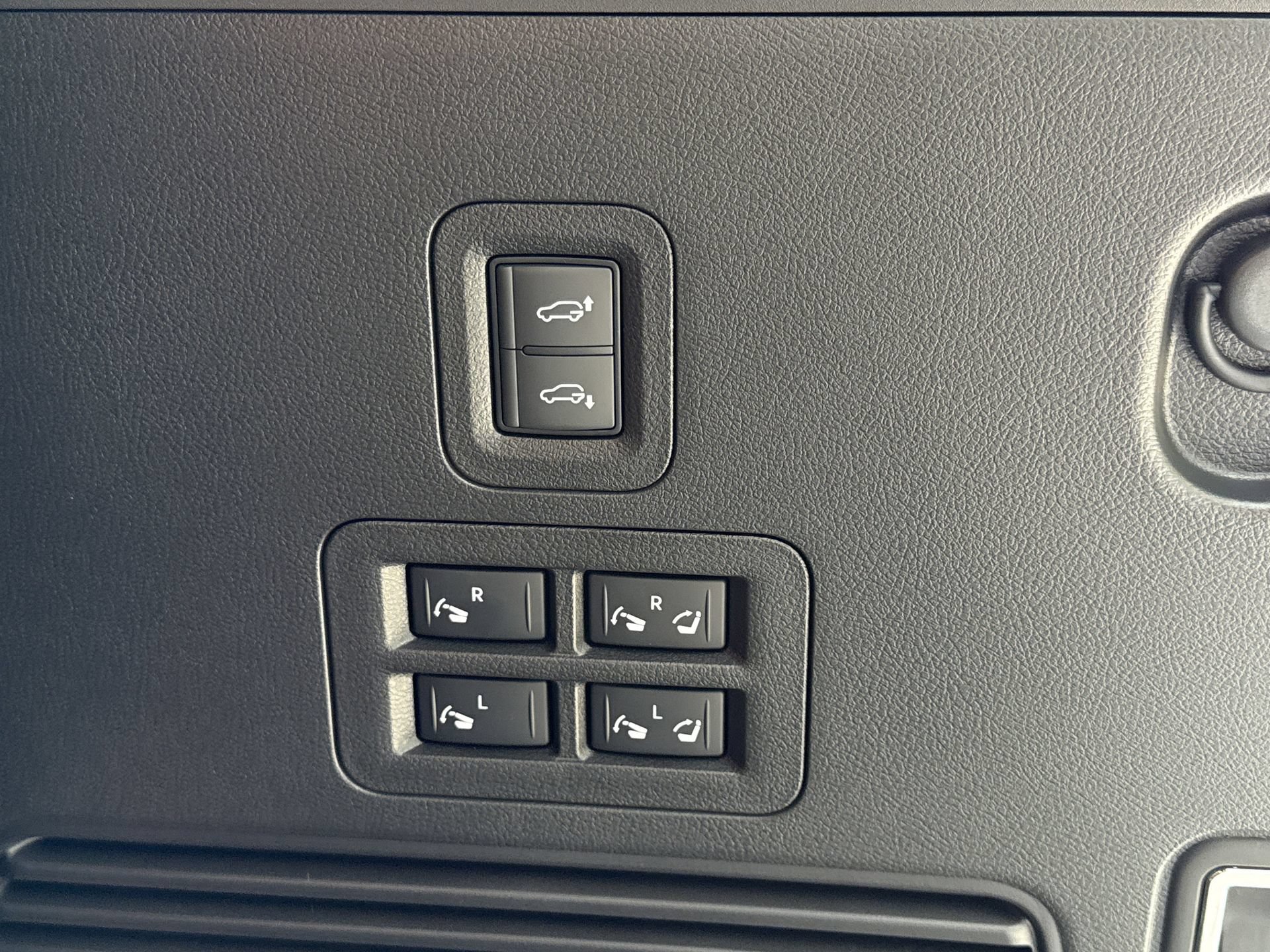 New 2026 Nissan Armada NISMO AWD/4WD image 32
