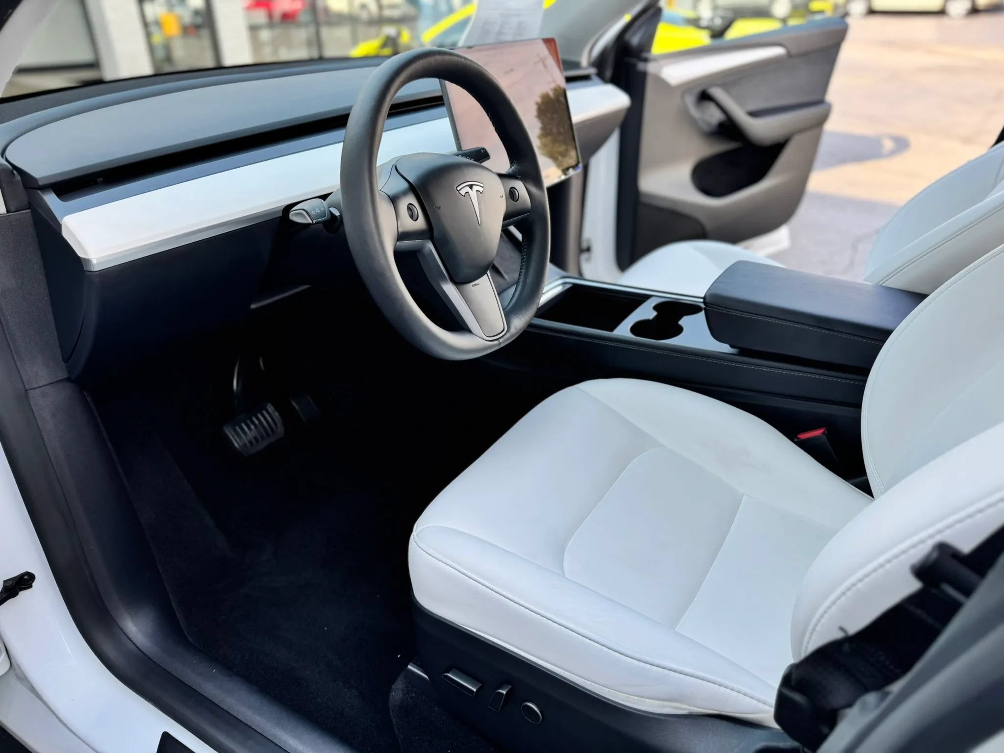 Used 2023 Tesla Model Y Long Range AWD/4WD image 9