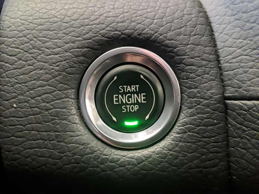 Used 2021 GMC Yukon Denali w/ Denali Premium Package image 32