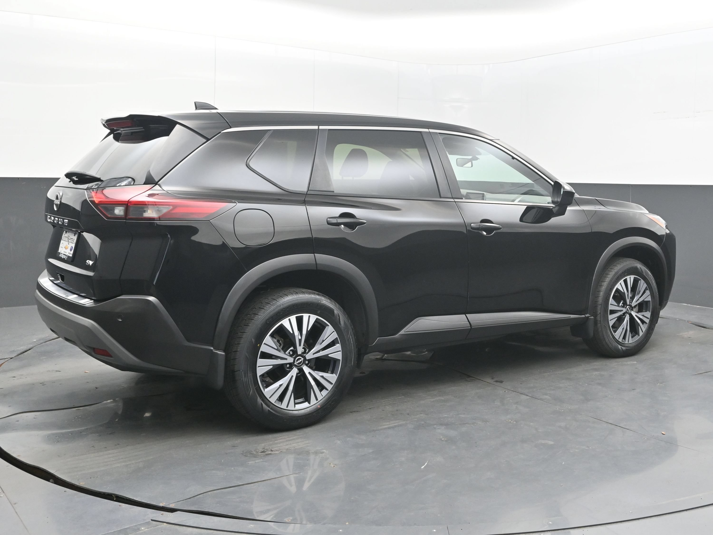 Used 2023 Nissan Rogue SV FWD image 7