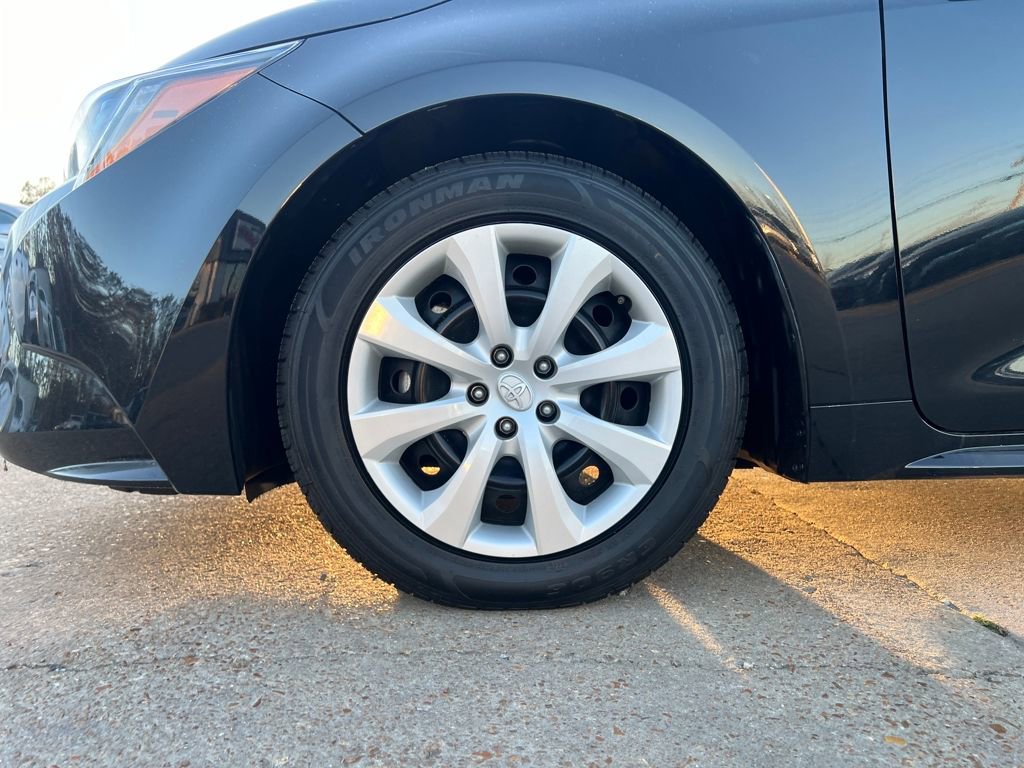 Used 2024 Toyota Corolla LE image 23