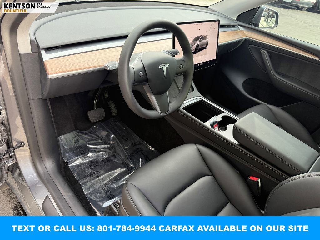 Used 2025 Tesla Model Y Long Range image 30