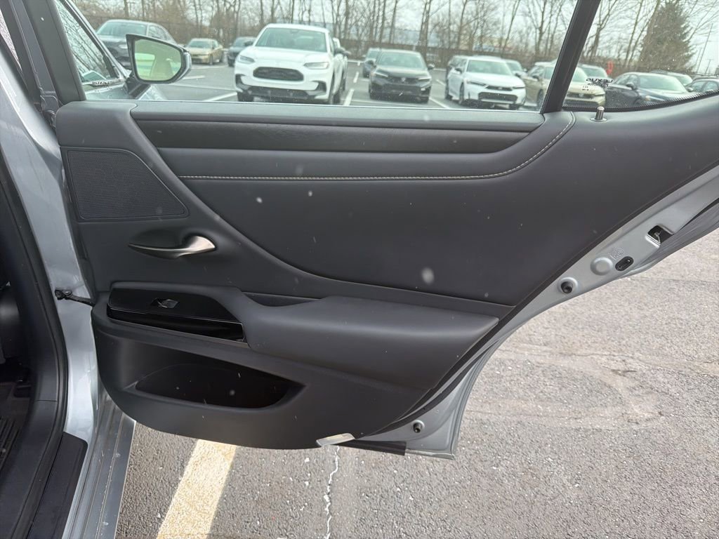 Used 2022 Lexus ES 350 w/ Premium Package image 24