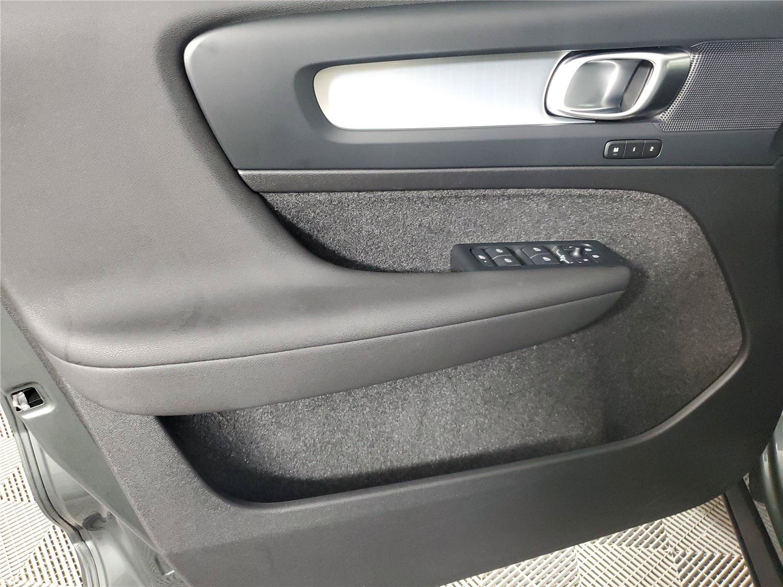Certified 2026 Volvo XC40 B5 Core AWD/4WD image 19