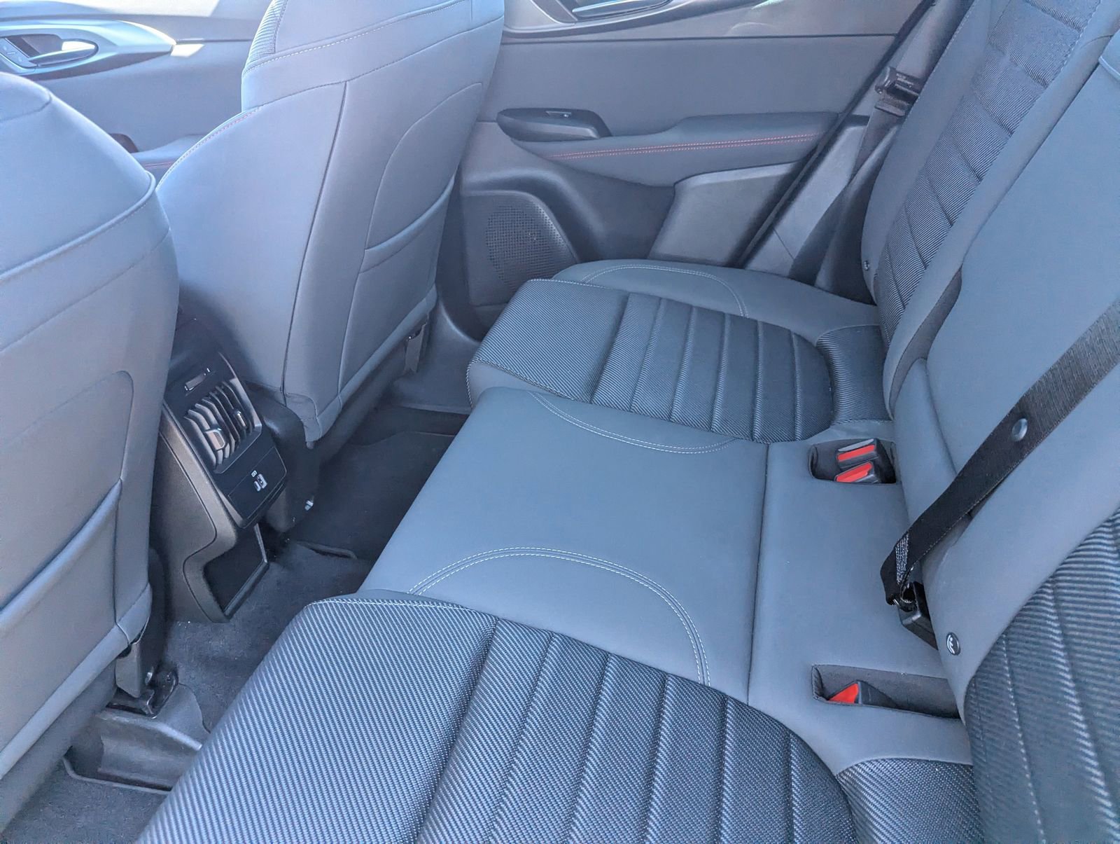 Used 2024 Dodge Hornet R/T w/ R/T Blacktop Package image 15