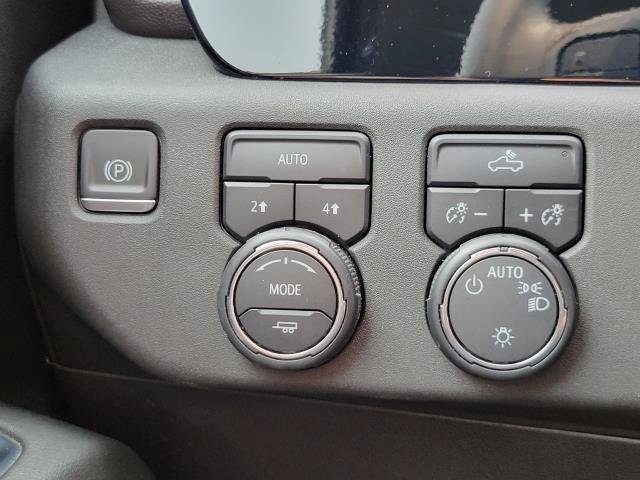 Used 2024 Chevrolet Silverado 1500 LT AWD/4WD image 14