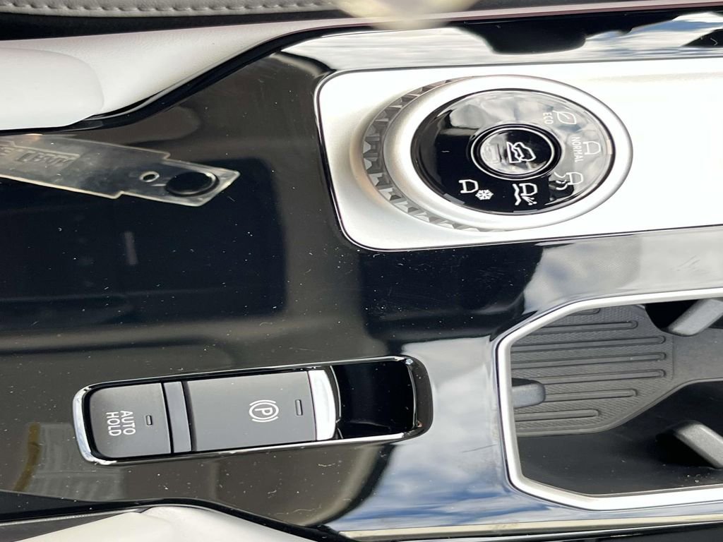 New 2026 Mitsubishi Outlander SE image 21