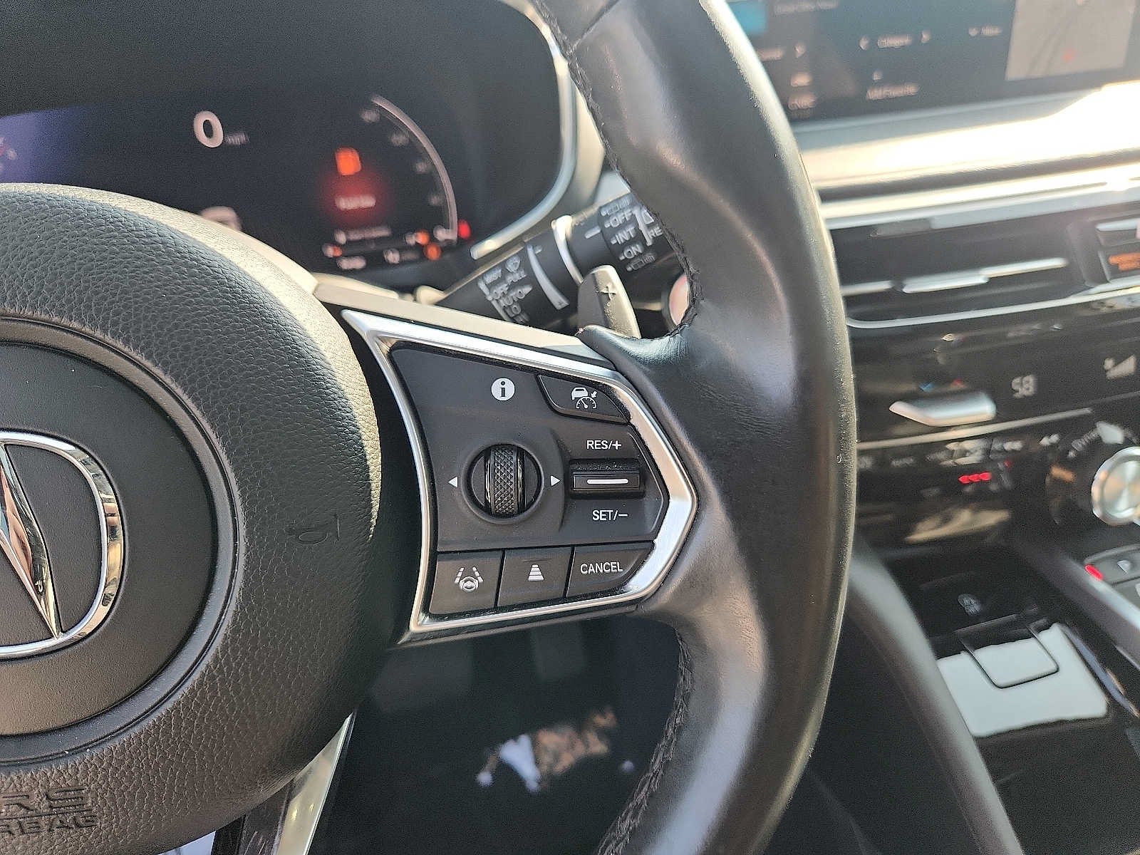 Used 2024 Acura MDX SH-AWD w/ Technology Package image 21
