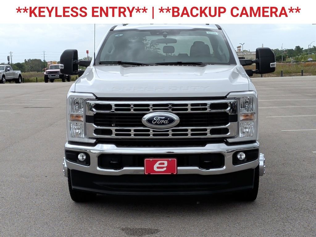 New 2026 Ford F350 XLT image 2