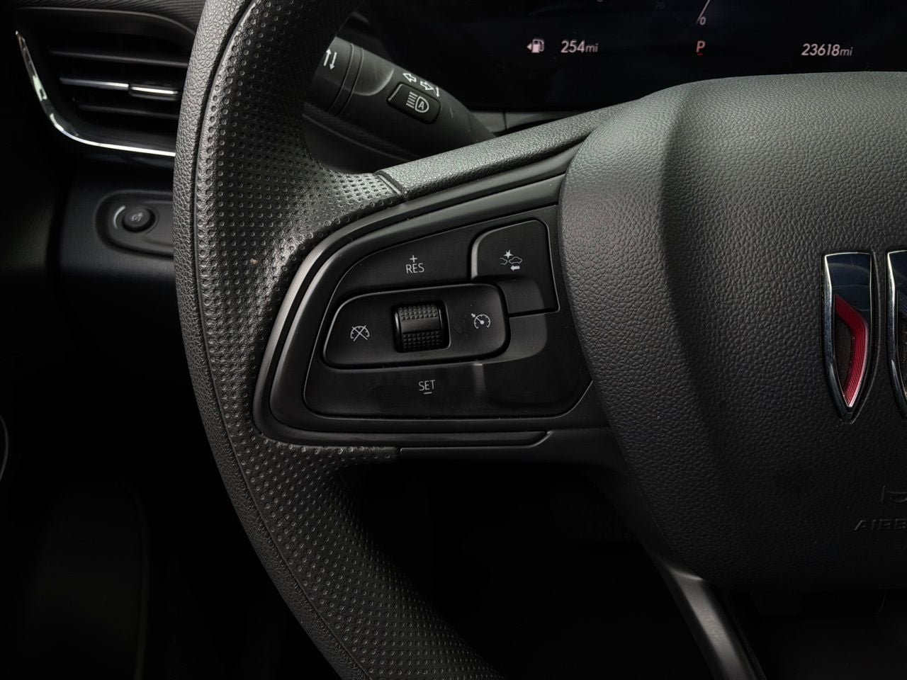 Used 2025 Buick Envista Preferred image 33