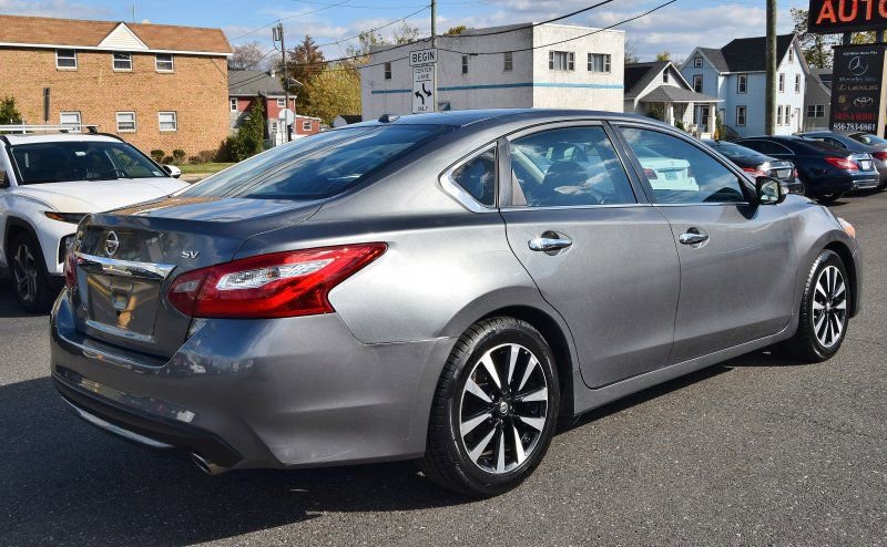 Used 2018 Nissan Altima 2.5 SV image 16