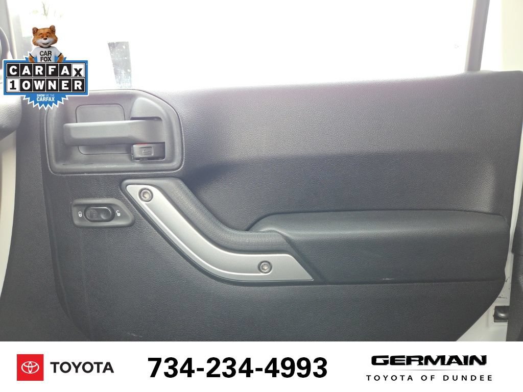 Used 2012 Jeep Wrangler Unlimited Sahara w/ Dual Top Group AWD/4WD image 24