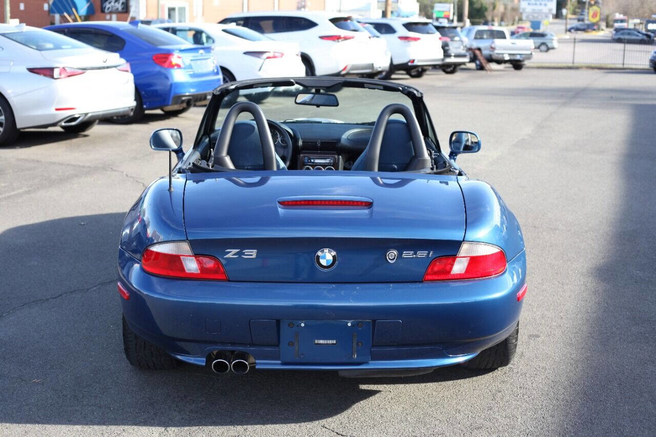 Used 2002 BMW Z3 2.5i image 11