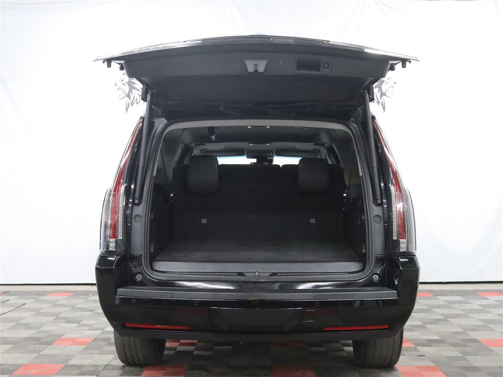 Used 2018 Cadillac Escalade ESV Luxury AWD/4WD image 6