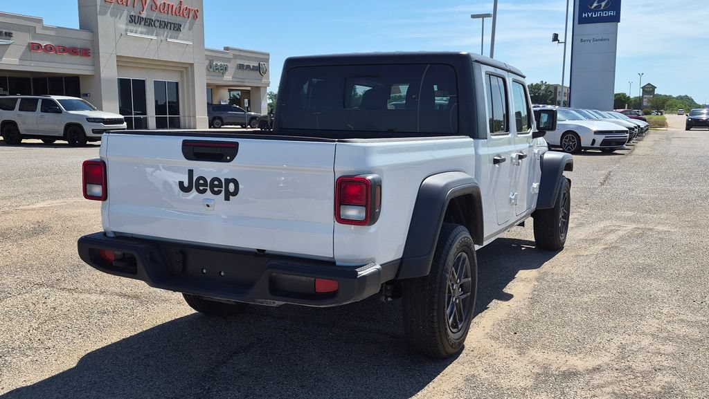 Used 2025 Jeep Gladiator Sport AWD/4WD image 3