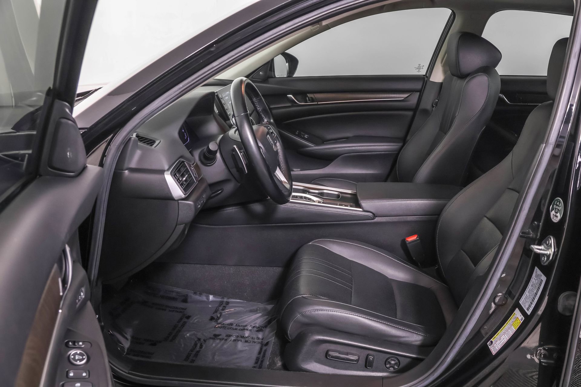 Used 2021 Honda Accord Touring image 6