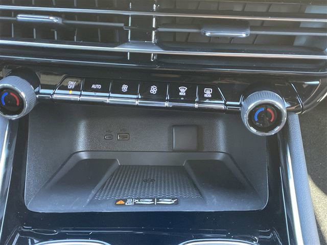 New 2026 Chevrolet Traverse LT image 12