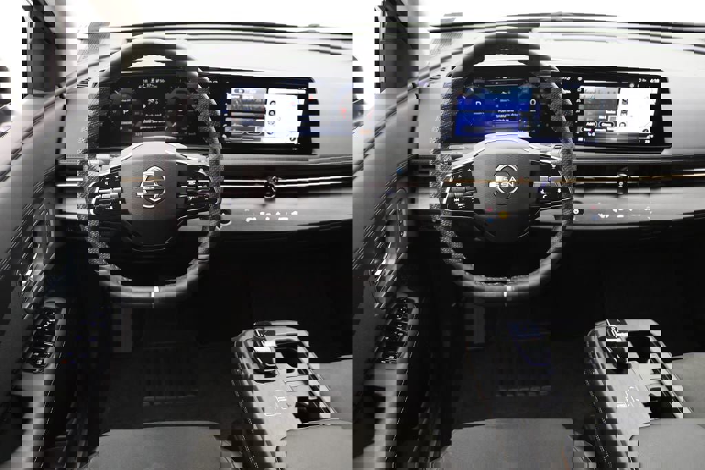 Used 2024 Nissan Ariya AWD image 14