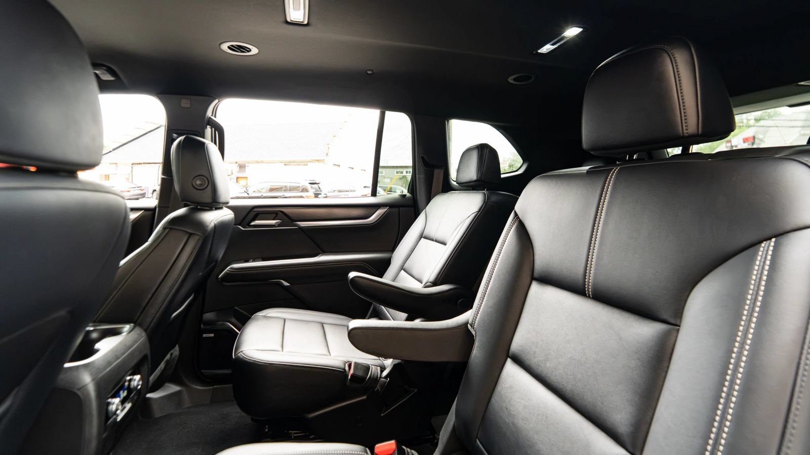 Used 2026 GMC Acadia Elevation w/ Elevation Premium Package FWD image 29