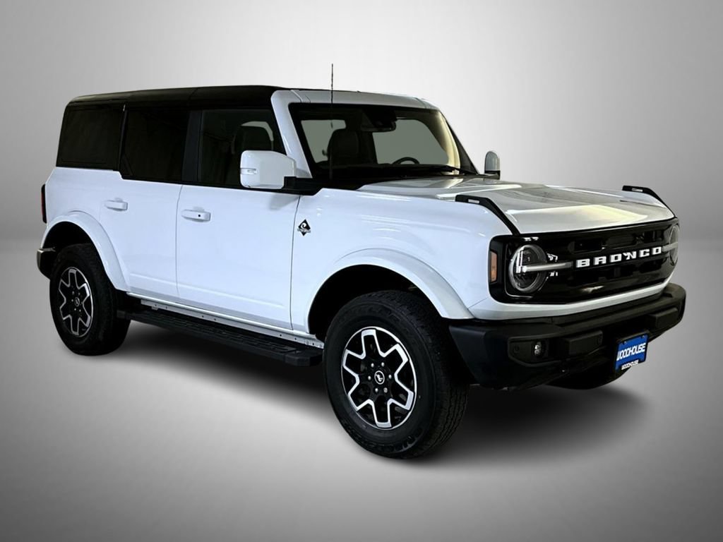 Used 2024 Ford Bronco Outer Banks AWD/4WD image 3
