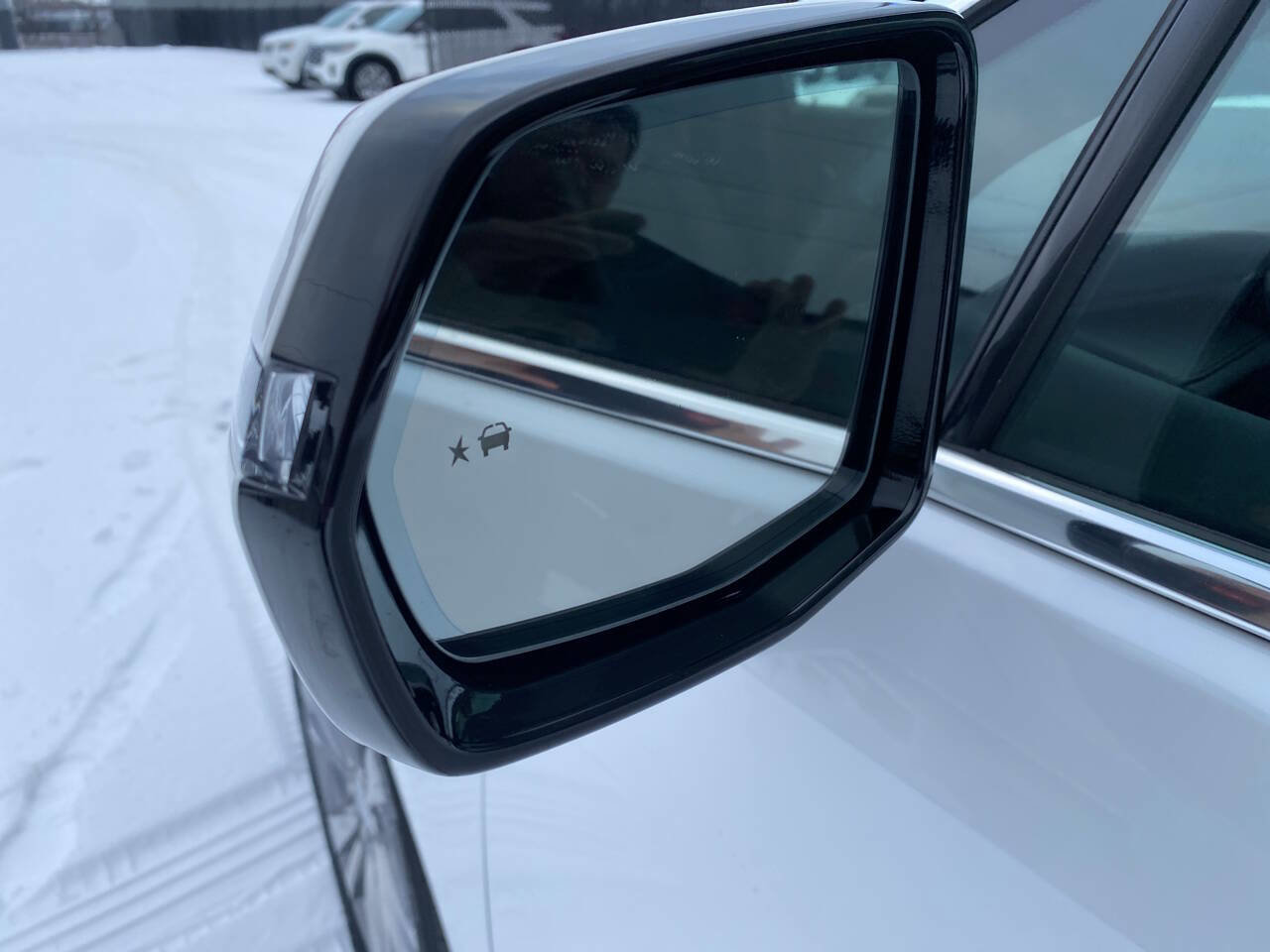 Used 2025 Cadillac XT5 Premium Luxury image 16