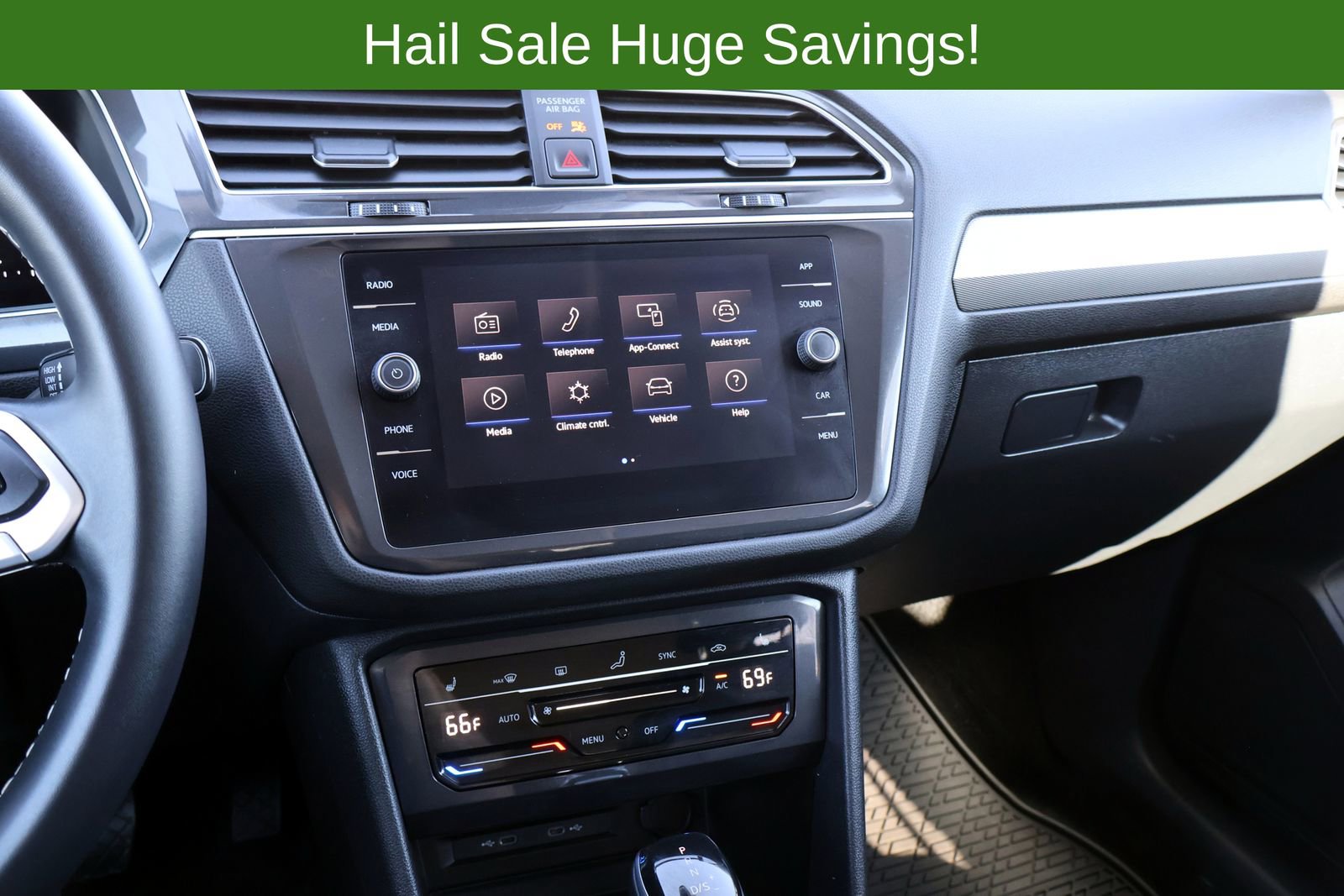 Used 2024 Volkswagen Tiguan SE FWD image 19