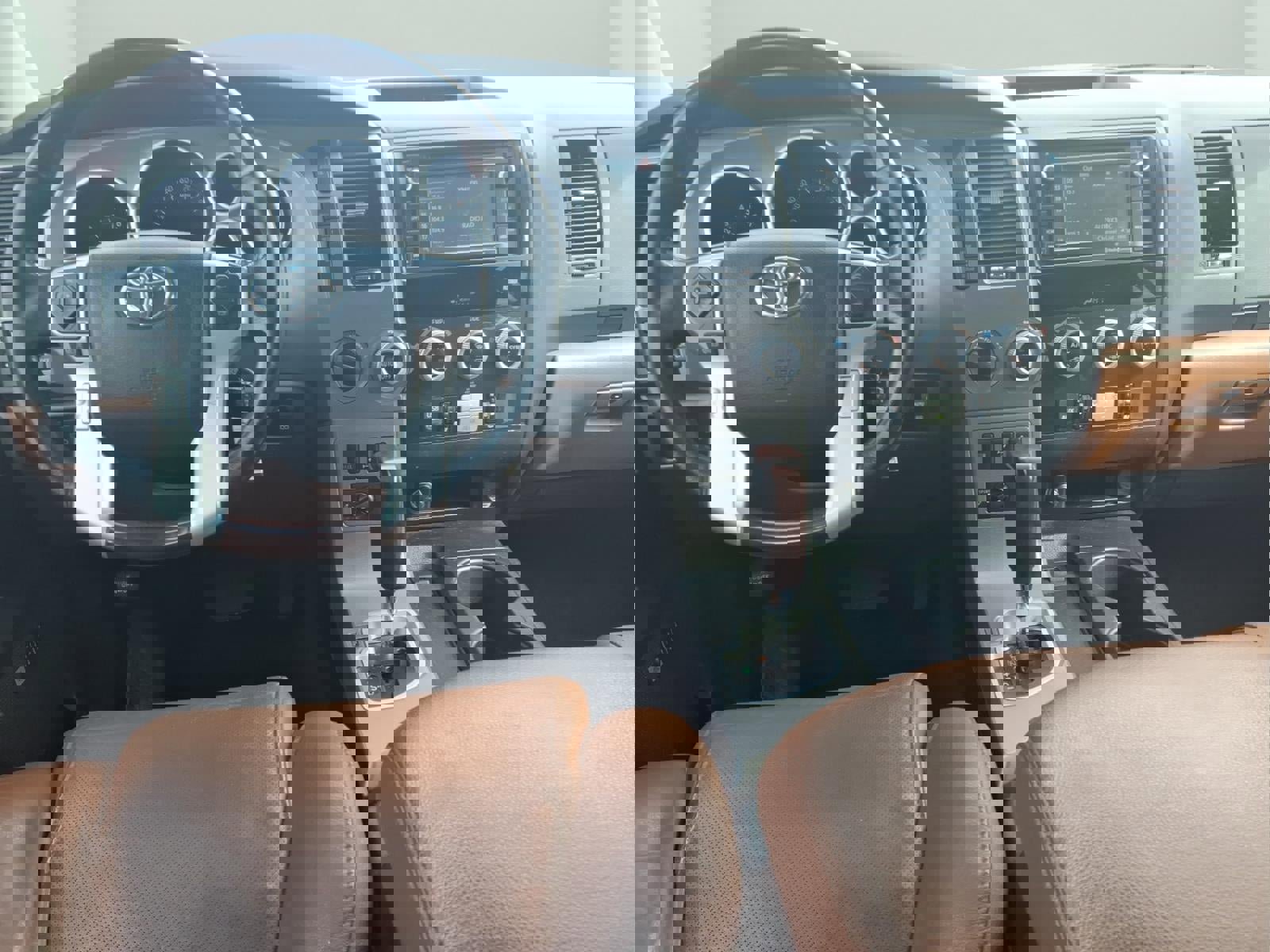 Used 2016 Toyota Sequoia Platinum image 9