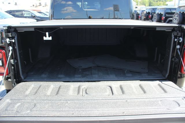 Used 2024 Jeep Gladiator Sport w/ Premium Package AWD/4WD image 27