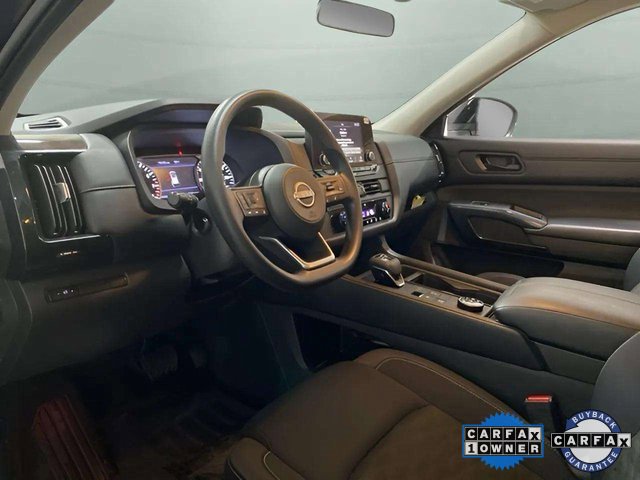 Used 2024 Nissan Pathfinder S image 15