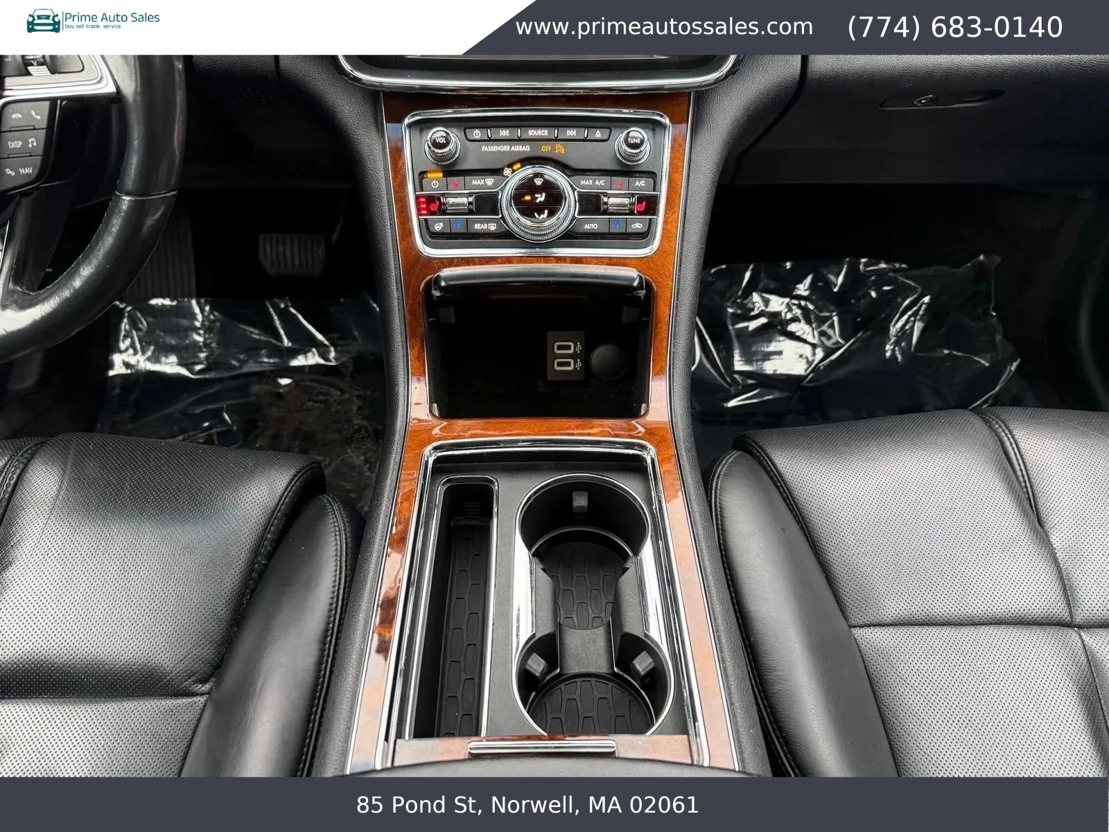 Used 2017 Lincoln Continental Select w/ Climate Package image 19