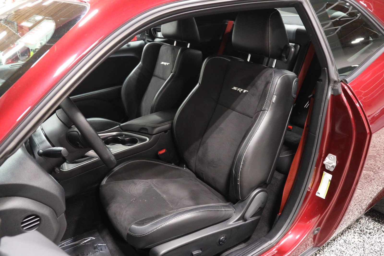 Used 2018 Dodge Challenger SRT w/ Technology Group RWD image 40
