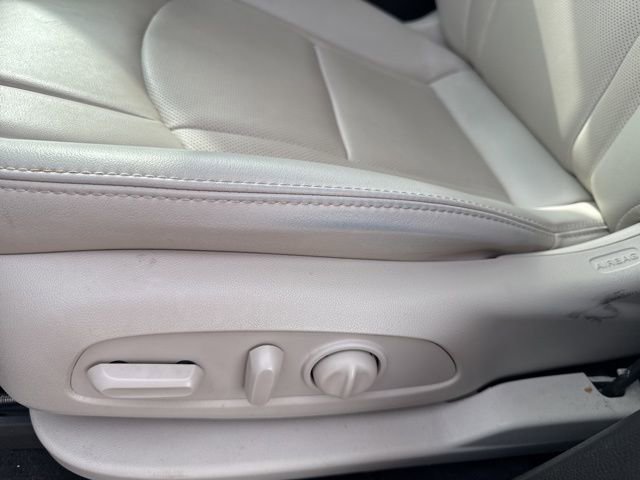 Used 2024 Buick Enclave Essence w/ Technology Package FWD image 18