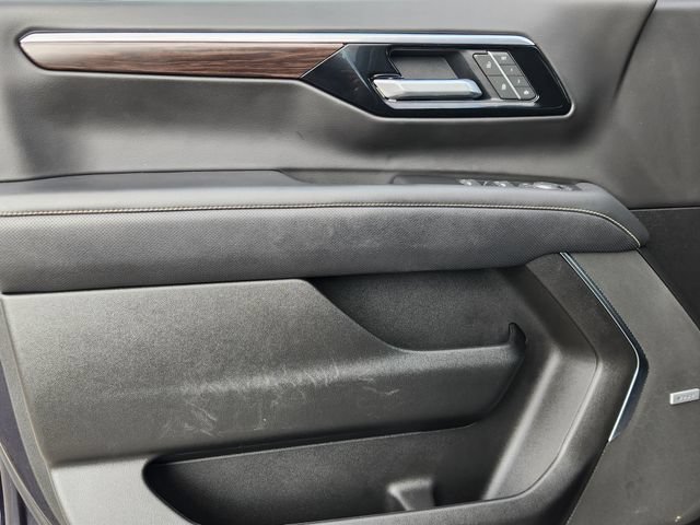 Certified 2025 Chevrolet Suburban Premier RWD image 22