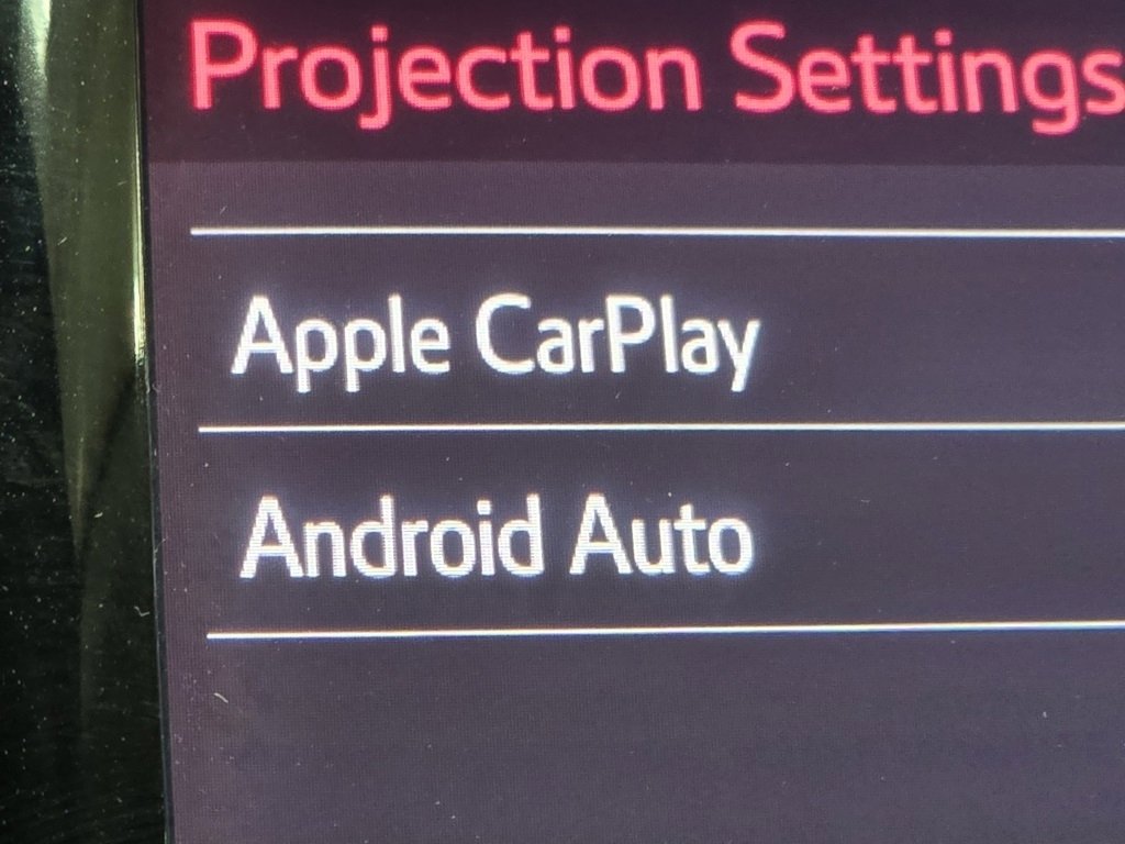 Used 2020 Toyota Camry SE image 3