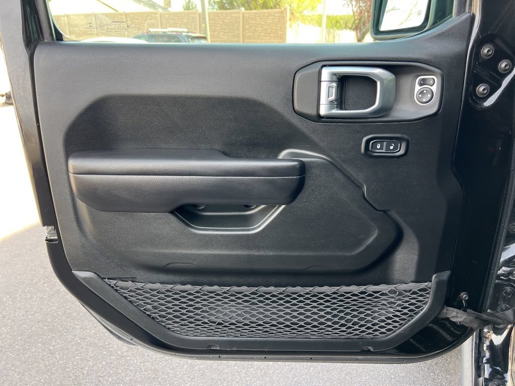 Used 2021 Jeep Gladiator Mojave AWD/4WD image 9