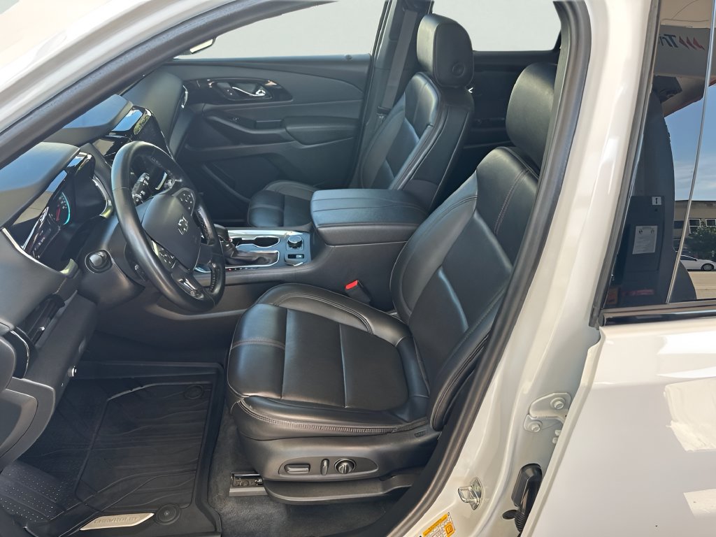 Used 2023 Chevrolet Traverse RS w/ LPO, Floor Liner Package AWD/4WD image 12